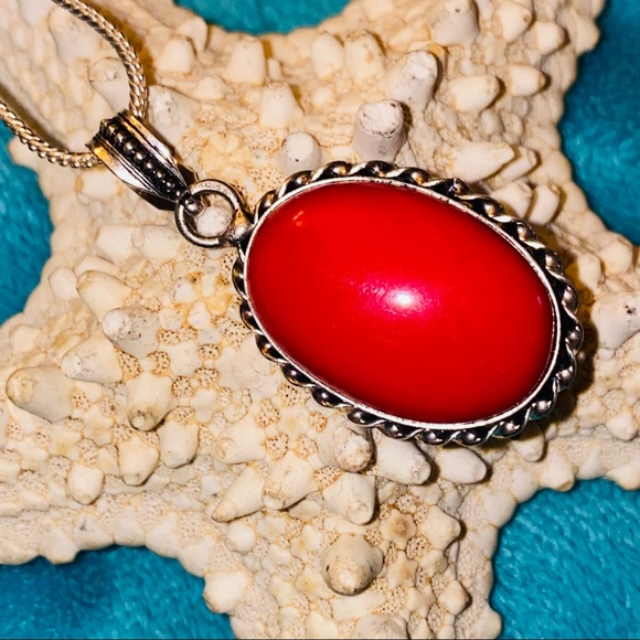 Italian Coral vintage handcrafted pendant - Picture 2 of 6